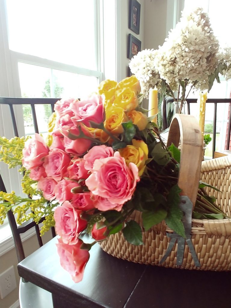 A vase of flowers on a table