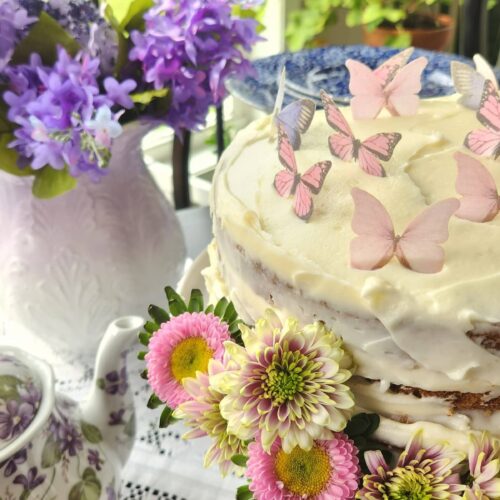 Easy Cake Decorating Ideas To Make The Prettiest Desserts - Brit + Co
